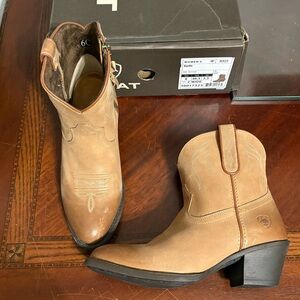 Ariat Darlin Leather Western Boots